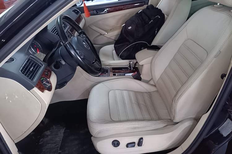 Used Volkswagen Passat 2011 2.0 TSI DSG Premium Edition Left Front Seat