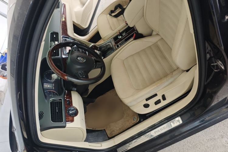 Used Volkswagen Passat 2011 3.0L V6 DSG Flagship Edition Left Front Seat