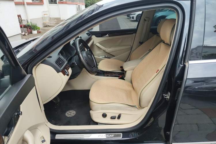 Used Volkswagen Passat 2011 2.0 TSI DSG Premium Edition Left Front Seat