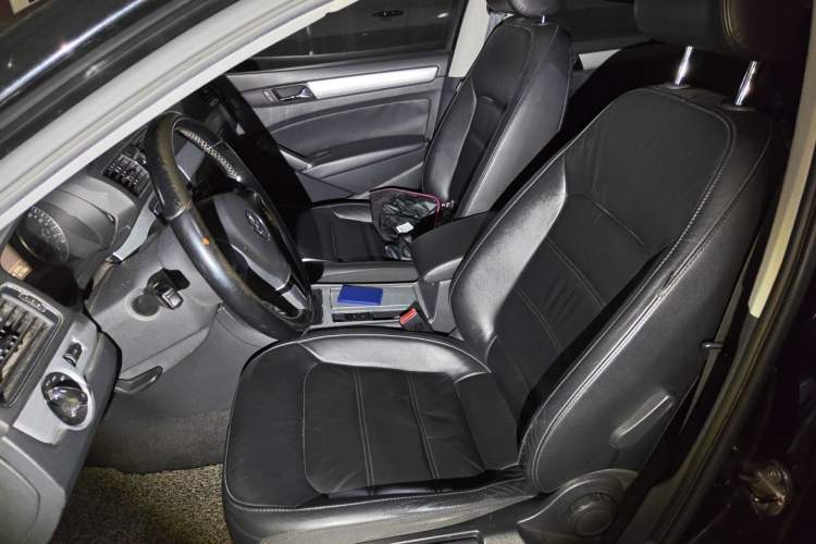 Used Volkswagen Passat 2011 1.8 TSI DSG Prestige Edition Left Front Seat