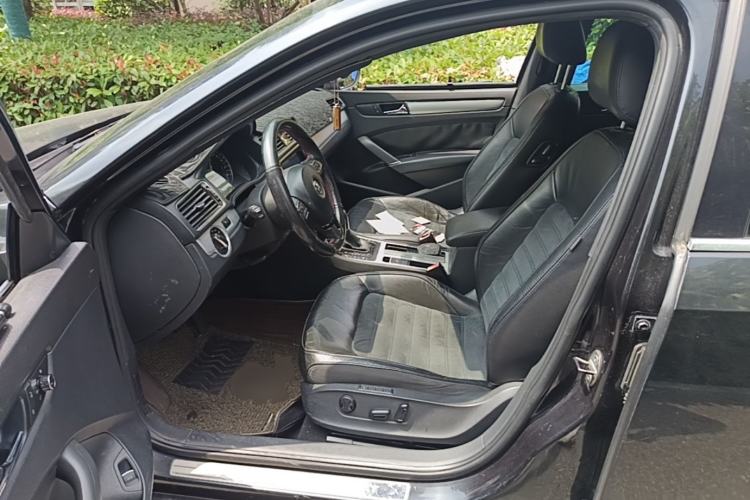 Used Volkswagen Passat 2011 2.0 TSI DSG Ultimate Edition Left Front Seat