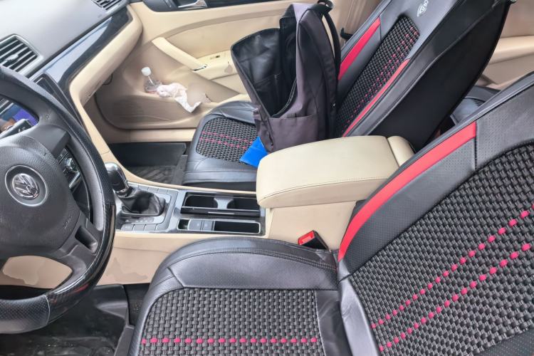 Used Volkswagen Passat  Left Front Seat