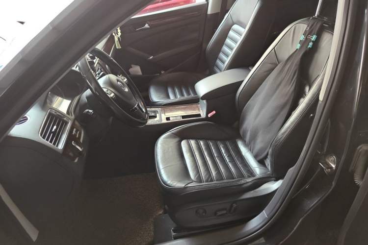 Used Volkswagen Passat 2011 2.0 TSI DSG Premium Edition Left Front Seat