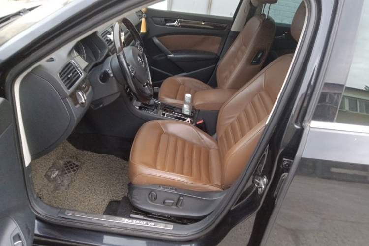 Used Volkswagen Passat 2011 3.0L V6 DSG Flagship Deluxe Edition Left Front Seat