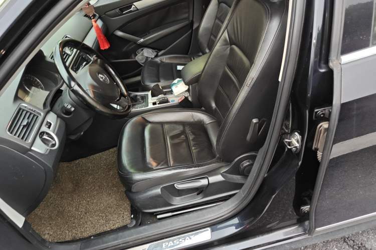 Used Volkswagen Passat 2011 1.8 TSI DSG Prestige Edition Left Front Seat