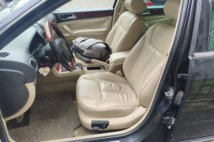 Used Volkswagen Passat 2011 1.8T Automatic Luxury Model Left Front Seat