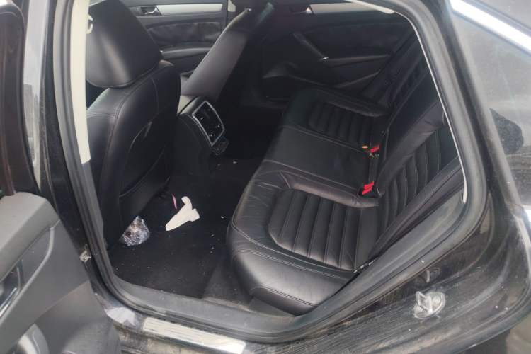 Used Volkswagen Passat 2011 1.8TSI Automatic Prestige Edition Left Rear Seat