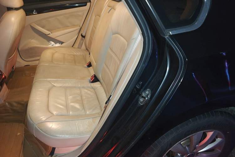 Used Volkswagen Passat 2011 1.8 TSI DSG Prestige Edition Left Rear Seat