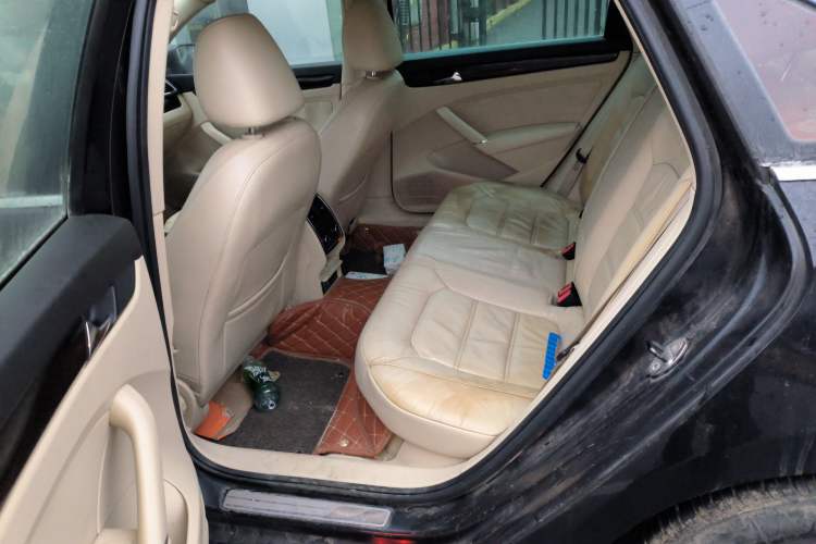Used Volkswagen Passat 2011 1.8 TSI DSG Prestige Edition Left Rear Seat