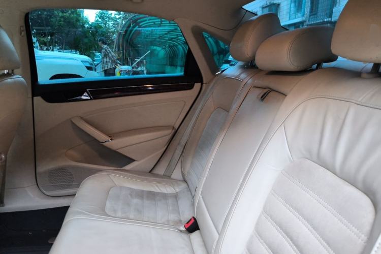 Used Volkswagen Passat 2011 1.8 TSI DSG Ultimate Edition Left Rear Seat