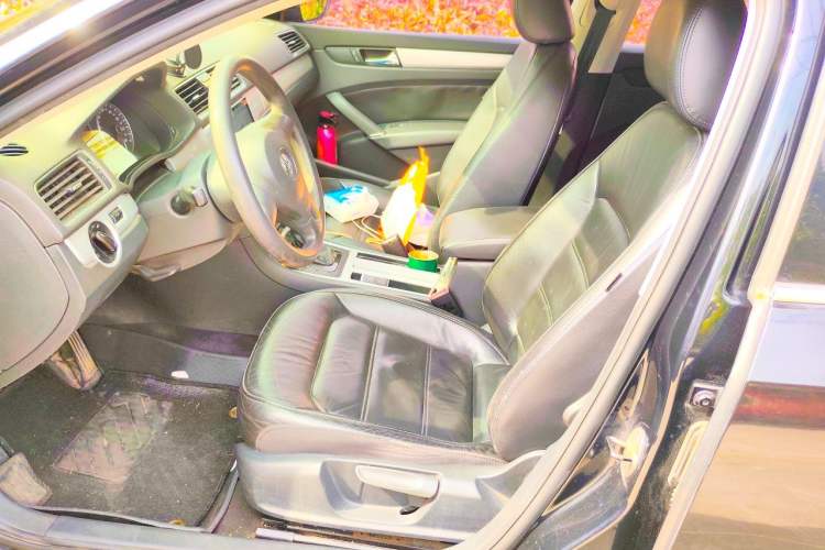 Used Volkswagen Passat  Left Rear Seat