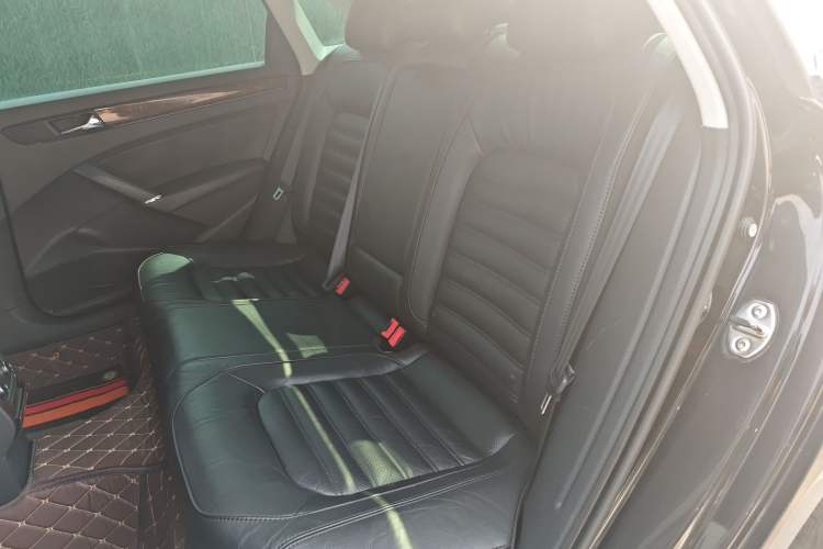 Used Volkswagen Passat 2011 1.8TSI DSG Prestige Edition Left Rear Seat