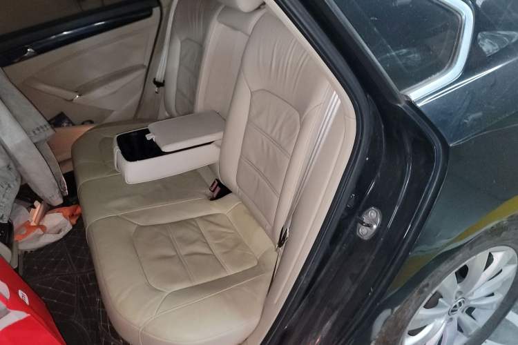 Used Volkswagen Passat 2011 1.8 TSI DSG Prestige Edition Left Rear Seat