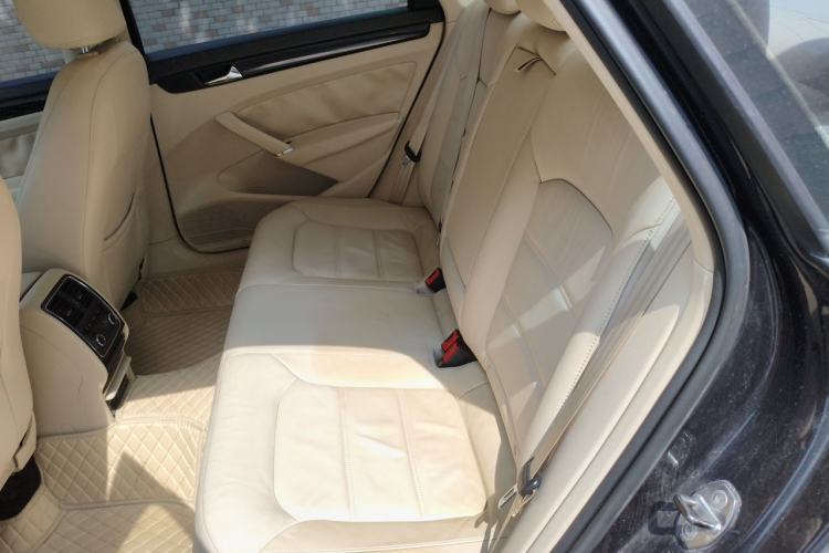 Used Volkswagen Passat 2011 1.8TSI Automatic Prestige Edition Left Rear Seat
