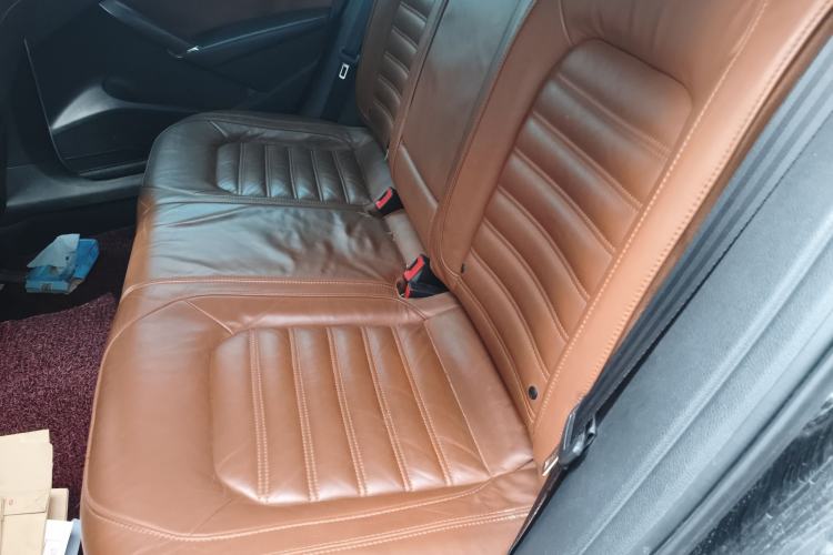 Used Volkswagen Passat 2011 3.0L V6 DSG Flagship Deluxe Edition Left Rear Seat