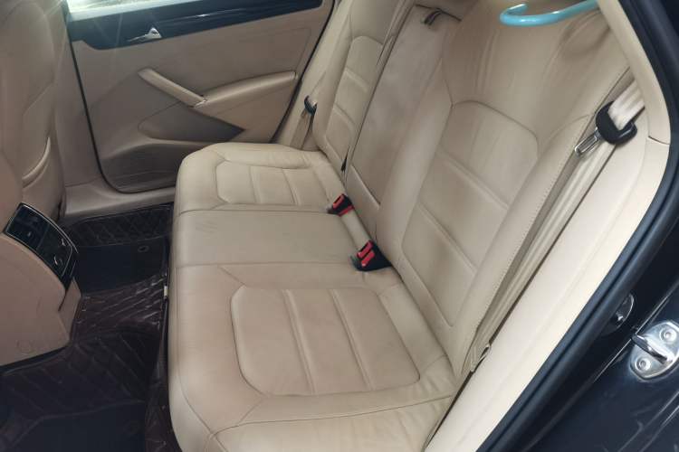 Used Volkswagen Passat 2011 1.8TSI Automatic Prestige Edition Left Rear Seat