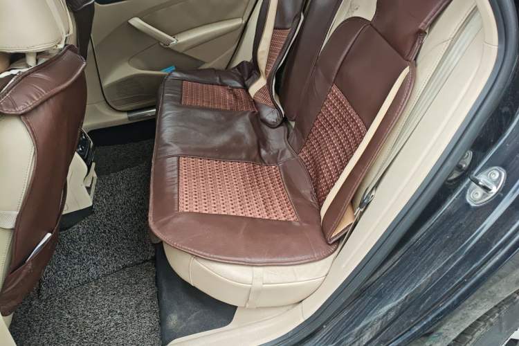 Used Volkswagen Passat 2011 1.4 TSI DSG Prestige Edition Left Rear Seat