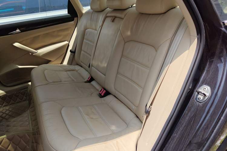 Used Volkswagen Passat 2011 1.8 TSI DSG Prestige Edition Left Rear Seat