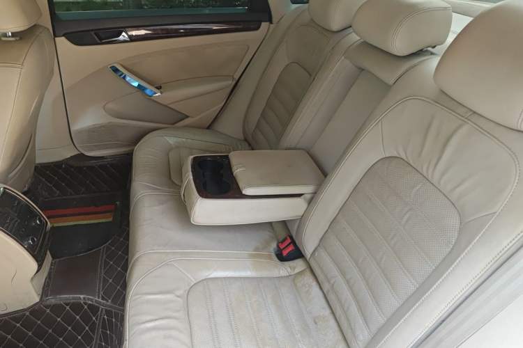 Used Volkswagen Passat 2011 1.8TSI DSG Prestige Edition Left Rear Seat
