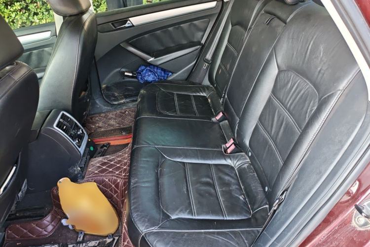 Used Volkswagen Passat 2011 1.8TSI Automatic Prestige Edition Left Rear Seat