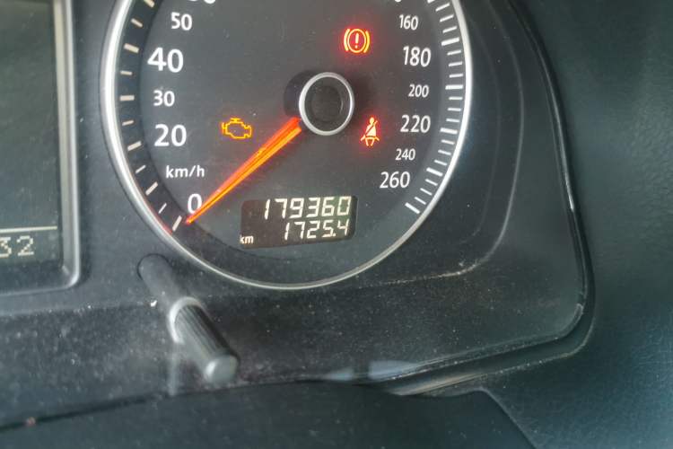 Used Volkswagen Passat 2011 1.8T Automatic Luxury Model Odometer Close Up
