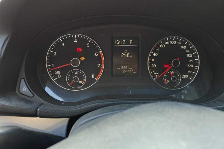 Used Volkswagen Passat 2011 1.8 TSI DSG Prestige Edition Odometer Close Up