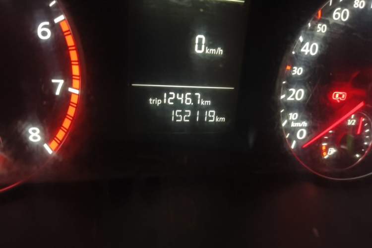 Used Volkswagen Passat 2011 1.8TSI Automatic Prestige Edition Odometer Close Up