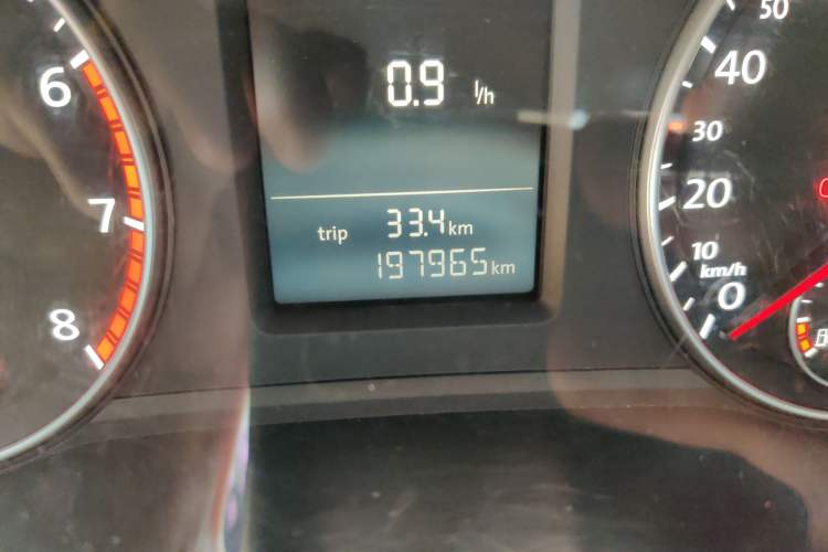 Used Volkswagen Passat 2011 1.4 TSI Manual Luxury Edition Odometer Close Up