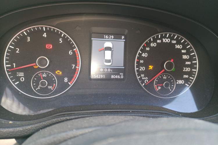 Used Volkswagen Passat 2011 2.0 TSI DSG Premium Edition Odometer Close Up