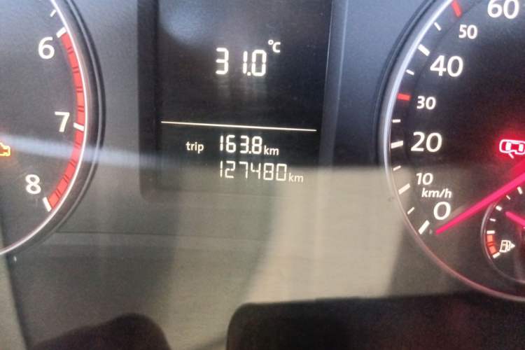 Used Volkswagen Passat 2011 1.8 TSI DSG Prestige Edition Odometer Close Up