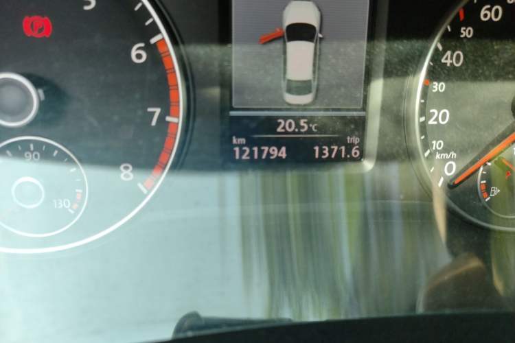 Used Volkswagen Passat 2011 1.8TSI DSG Prestige Edition Odometer Close Up