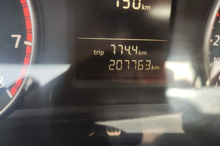 Used Volkswagen Passat 2011 1.8TSI Automatic Prestige Edition Odometer Close Up