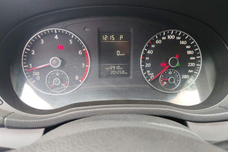 Used Volkswagen Passat 2011 1.8 TSI DSG Prestige Edition Odometer Close Up
