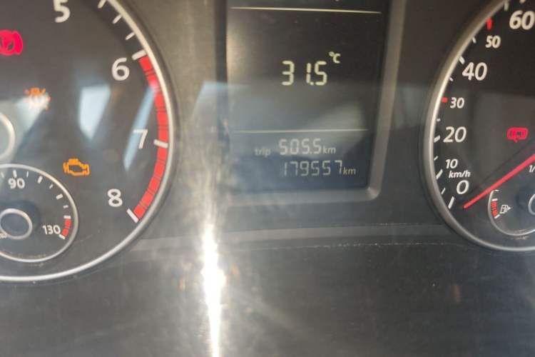 Used Volkswagen Passat 2011 1.8TSI Automatic Prestige Edition Odometer Close Up