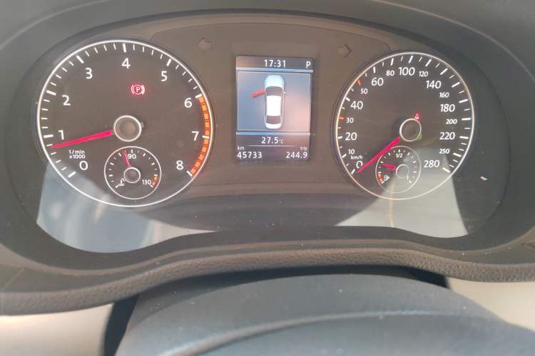 Used Volkswagen Passat 2011 2.0 TSI DSG Ultimate Edition Odometer Close Up
