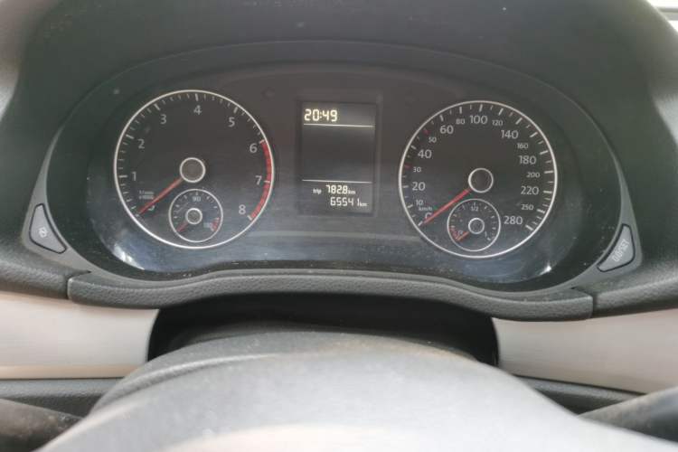 Used Volkswagen Passat 2011 1.8TSI Automatic Prestige Edition Odometer Close Up
