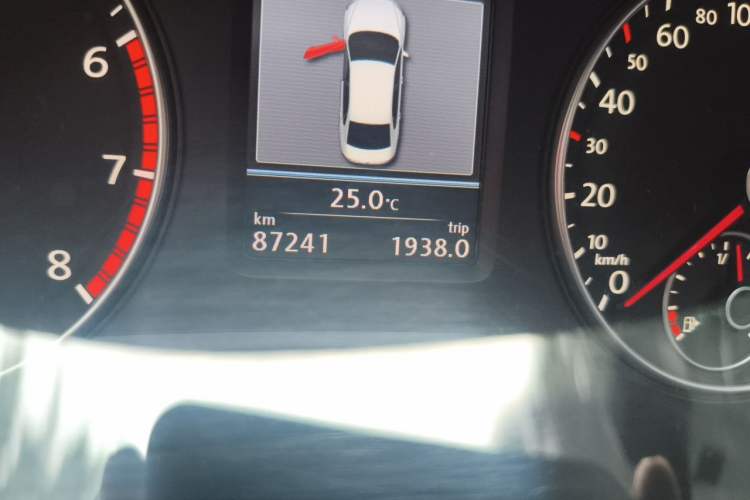 Used Volkswagen Passat 2011 1.8TSI DSG Prestige Edition Odometer Close Up