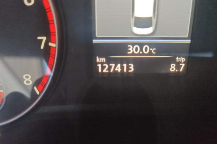 Used Volkswagen Passat 2011 2.0 TSI DSG Premium Edition Odometer Close Up