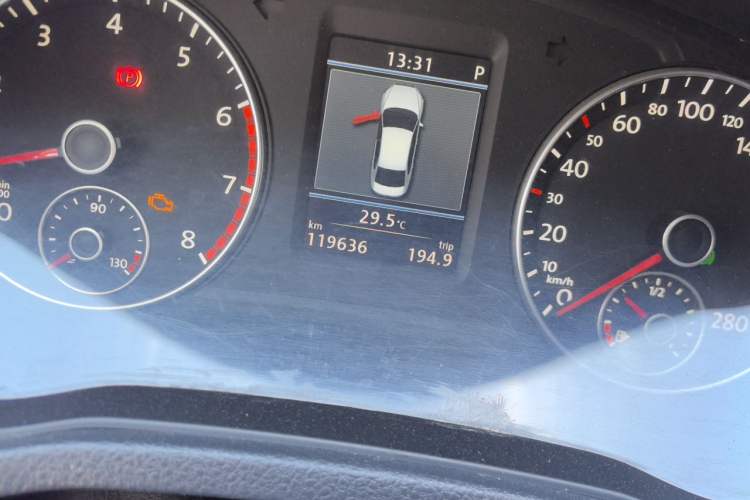 Used Volkswagen Passat 2011 1.8TSI DSG Prestige Edition Odometer Close Up