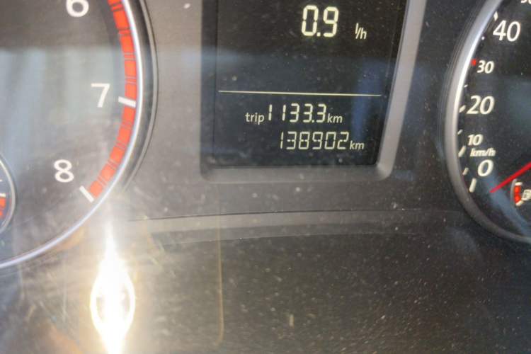 Used Volkswagen Passat 2011 1.4 TSI Manual Luxury Edition Odometer Close Up