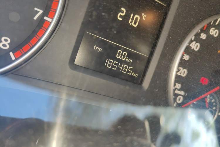 Used Volkswagen Passat 2011 1.4 TSI Manual Luxury Edition Odometer Close Up