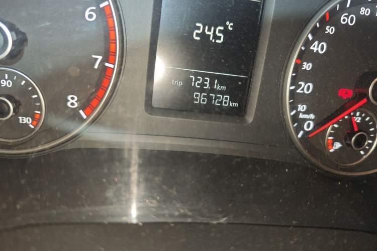 Used Volkswagen Passat 2011 1.8 TSI DSG Prestige Edition Odometer Close Up