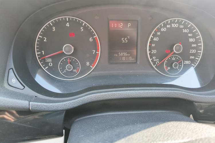 Used Volkswagen Passat 2011 1.4 TSI DSG Prestige Edition Odometer Close Up