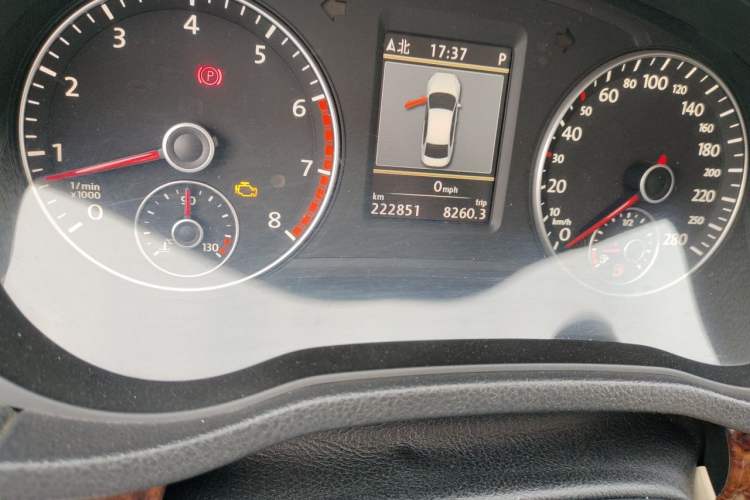 Used Volkswagen Passat 2011 2.0 TSI DSG Ultimate Edition Odometer Close Up