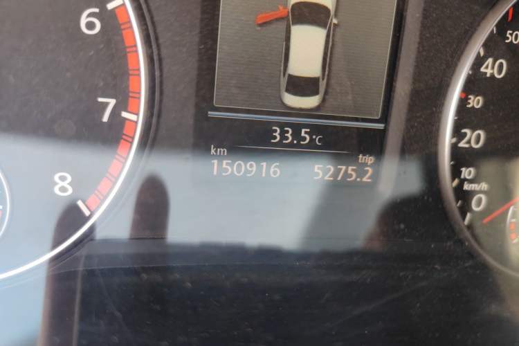 Used Volkswagen Passat 2011 2.0 TSI DSG Premium Edition Odometer Close Up