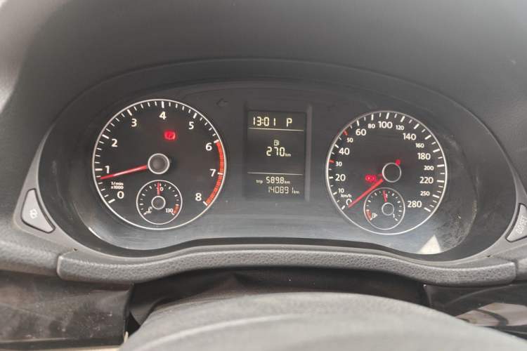 Used Volkswagen Passat 2011 1.8 TSI DSG Prestige Edition Odometer Close Up