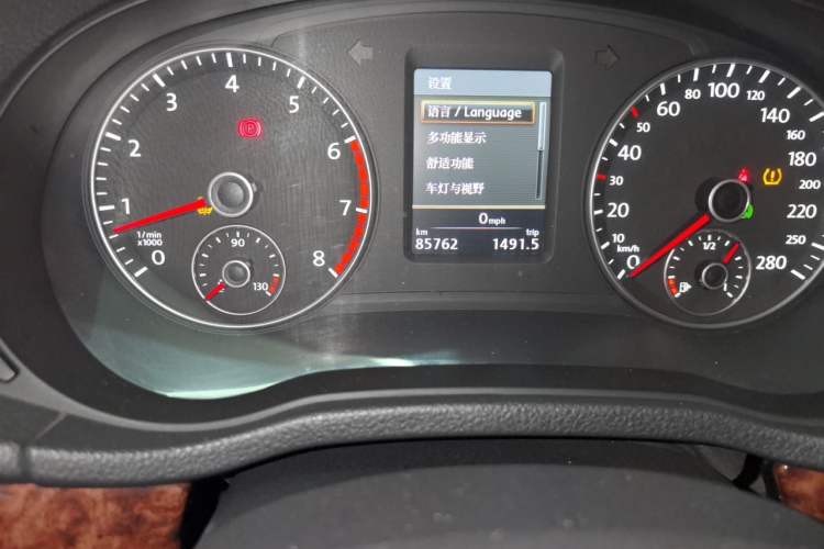 Used Volkswagen Passat 2011 3.0L V6 DSG Flagship Edition Odometer Close Up
