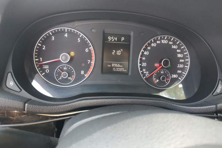 Used Volkswagen Passat 2011 1.8TSI Automatic Prestige Edition Odometer Close Up