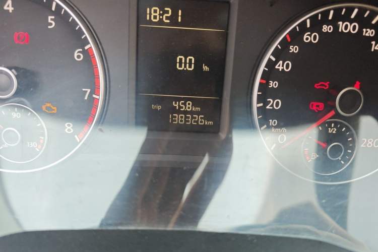 Used Volkswagen Passat 2011 1.4 TSI Manual Luxury Edition Odometer Close Up
