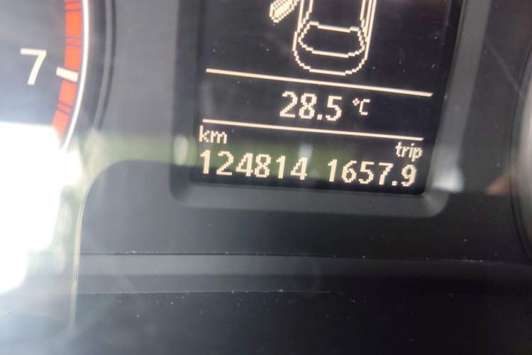 Used Volkswagen Passat 2011 2.0 TSI DSG Premium Edition Odometer Close Up